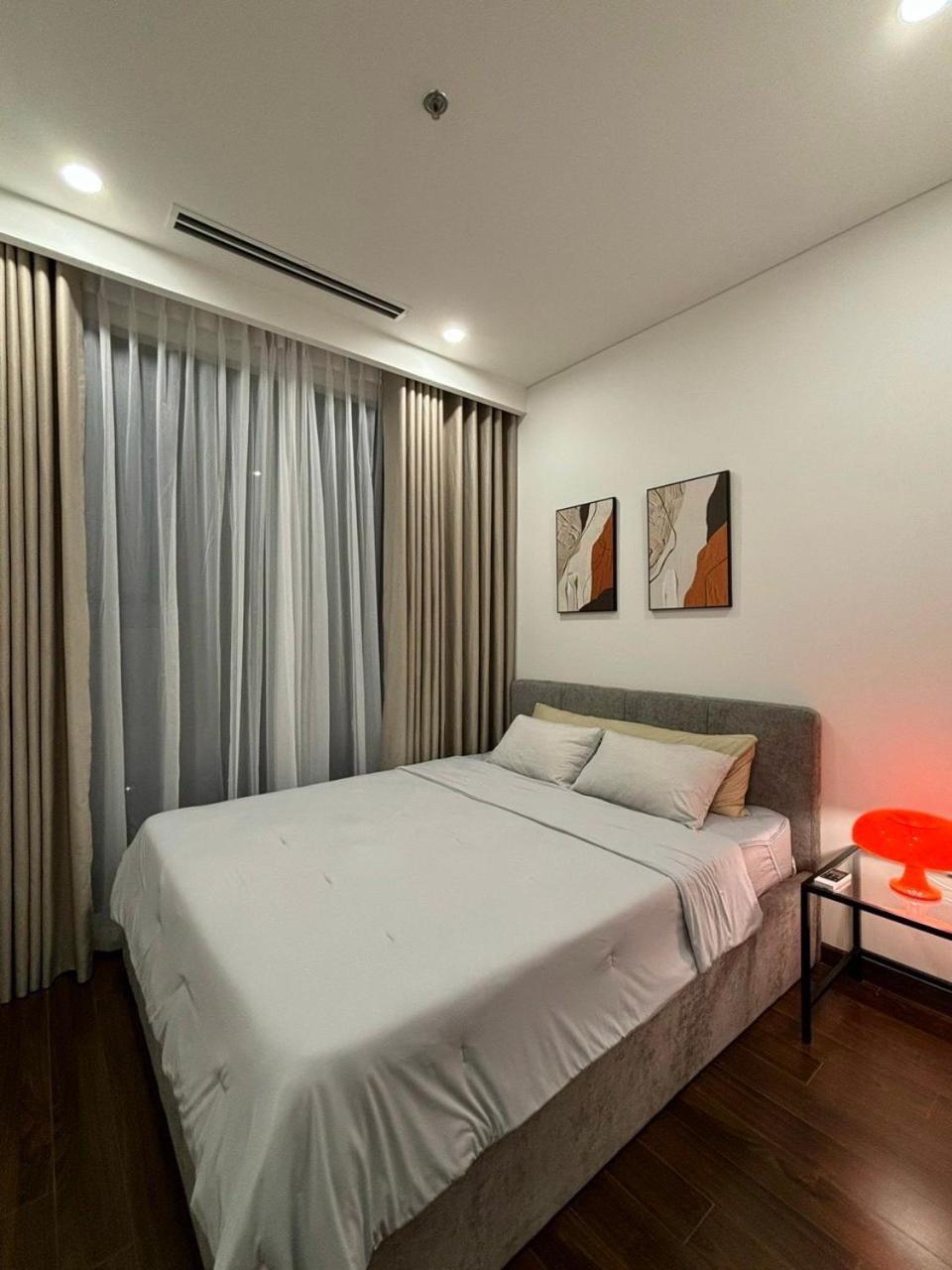 Mai Homestay, 2 Bedrooms, 2 Bathrooms, Masteri West C Building Hà Nội